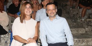 Ο Χάρης Δούκας με την σύντροφό του Γεωργία Πολυτάνου