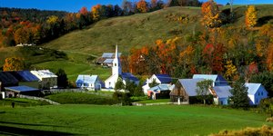 Φθινοπωρινό σκηνικό στο μικρό χωριό East Corinth στο Vermont
