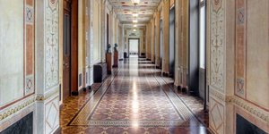 Μεσα στο κτίριο Τσίλερ του Εθνικού