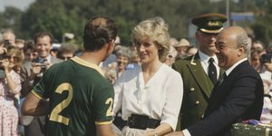 Κάρολος και Νταϊάνα με τον Μοχάμεντ Αλ Φαγέντ 