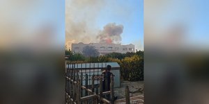 Χανιά: Φωτιά στον Πλατανιά απειλεί σπίτια και ξενοδοχεία