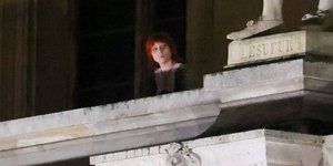 Η Lady Gaga στο Λούβρο