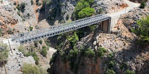 Η γέφυρα Αράδαινας-Βαρδινογιάννη