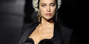 Η Ιρίνα Σάικ στην επίδειξη των Dolce & Gabbana
