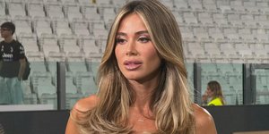 Η αθλητικογράφος Ντιλέτα Λεότα στο γήπεδο της Γιουβέντους