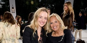 Η Τζιλ Μπάιντεν και η εγγονή της στο σόου του Ralph Lauren
