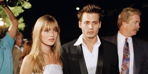 Κέιτ Μος και Τζόνι Ντεπ το 1995