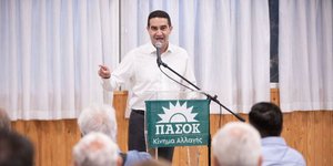 Ο Μιχάλης Κατρίνης σε ομιλία στην Ηλιούπολη