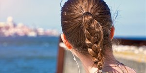 κεφαλι με κοτσιδα