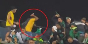 Εικόνες χάους στη διάρκεια ποδοσφαιρικού αγώνα στην Κολομβία