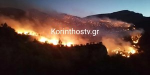 Μαίνεται η μεγάλη φωτιά στην Κορινθία