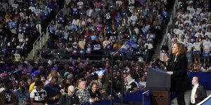 καμαλα χαρις κοσμος