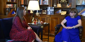 Ζωή Κωνσταντοπούλου, Κατερίνα Σακελλαροπούλου 