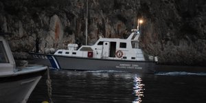 Σκάφος του Λιμενικού, βράδυ