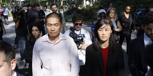 Η Linda Sun και ο σύζυγός της, Christopher Hu