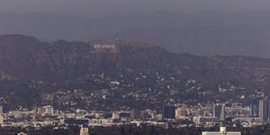 Καπνοί στο Λος Άντζελες από τη μεγάλη φωτιά