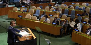 Ο Γάλλος πρόεδρος Εμανουέλ Μακρόν από το βήμα του ΣΑ του ΟΗΕ