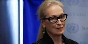 Η Μέριλ Στριπ με γυαλιά