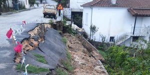 Καθίζηση στο οδόστρωμα στα Μετέωρα