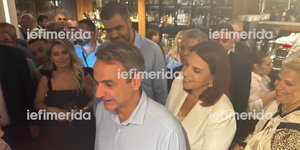 Ο Κυριάκος Μητσοτάκης σε έξοδο στη Θεσσαλονίκη