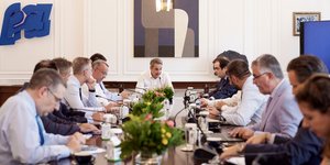 Ο Μητσοτάκης σε σύσκεψη με υπουργούς για το πρόγραμμα Μαριέττα Γιαννάκου