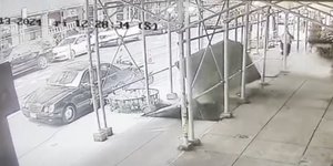 Αναστάτωση προκάλεσε μία έκρηξη σε φρεάτιο στο Μανχάταν της Νέας Υόρκης