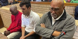 Οι τρεις κατηγορούμενη στην υπόθεση που έχει συνταράξει στη Νότια Αφρική