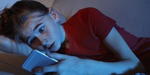 Παιδί με κινητό