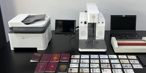 Πλαστά διαβατήρια