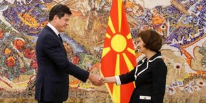 Ρόκας και Σιλιανόφσκα σε χειραψία