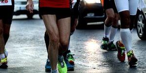 Κόσμος τρέχει στο Spartathlon