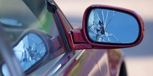 Σπασμένος καθρέπτης