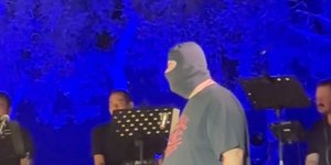  Η επιστροφή του Δημήτρη Σταρόβα στη σκηνή