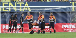 Ο Τερ Στέγκεν της Μπαρτσελόνα αποχωρεί τραυματίας