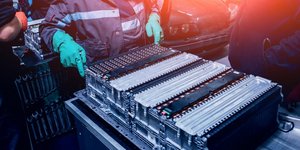 Κατασκευή μπαταριών για ηλεκτρικά αυτοκίνητα 