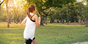 γυναίκα τρέχει