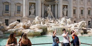 Tο μνημείο Fontana di Trevi