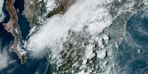 Περασμα τυφώνα στο Μεξικο 