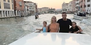 Χανταμπάκης - Πηλιάκη στη Βενετία με τα παιδιά τους /