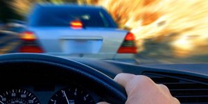 Οδήγηση αυτοκινήτου σε στροφές 