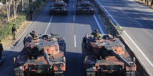 Τα Leopard κάνουν δοκιμαστική παρέλαση στη Θεσσαλονίκη