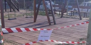 Φωτογραφία από την παιδική χαρά που έπεσε η πόρτα