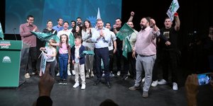 Ο Νίκος Ανδρουλάκης μετά την ομιλία του στην Πάτρα