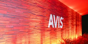 AVIS