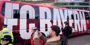 Η Μπάγερν Μονάχου κατήγγειλε επίθεση με πέτρες στο πούλμαν της στη Βαρκελώνη