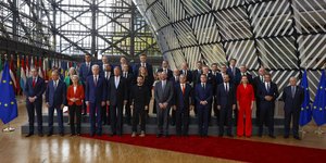 Οι ευρωπαίοι ηγέτες και ο Βολοντίμιρ Ζελένσκι στη Σύνοδο Κορυφής των Βρυξελλών