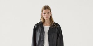 Capri pants: Το παντελόνι των '90s που κάνει επανεμφάνιση το φθινόπωρο και τον χειμώνα