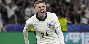 Ο Κόουλ Πάλμερ με τη φανέλα της εθνικής Αγγλίας