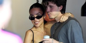 Ο Κρουζ Μπέκαμ με την νέα του σύντροφο Τζάκι Αποστέλ