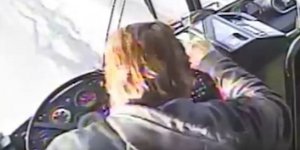 Ο επιβάτης του λεωφορείου στο Κολοράντο απέτρεψε με την έγκαιρη επέμβασή του ένα δυστύχημα